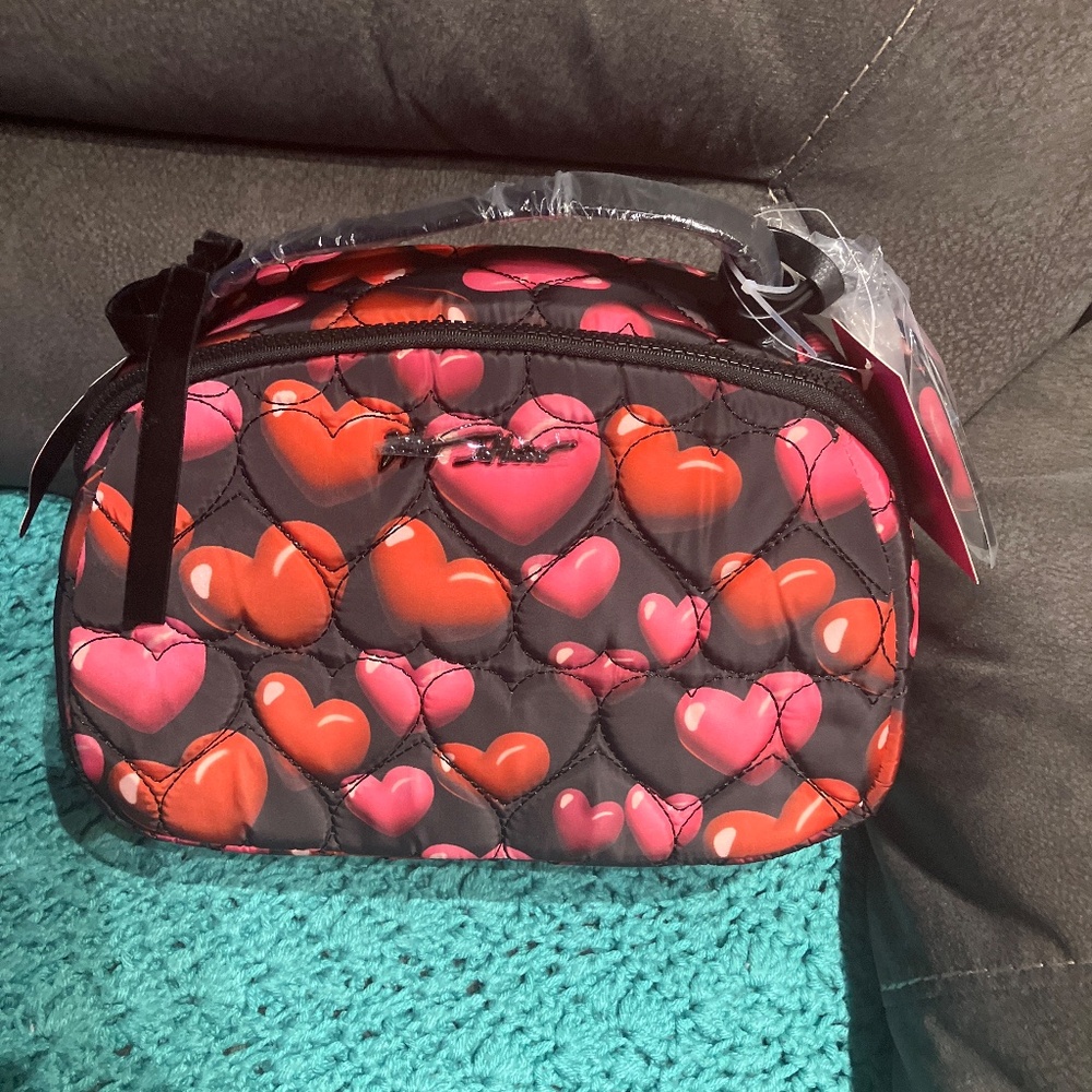 Betsy Johnson Hearts 💕 Loaf Cosmetic Bag W/Mirror - Picture 5 of 10